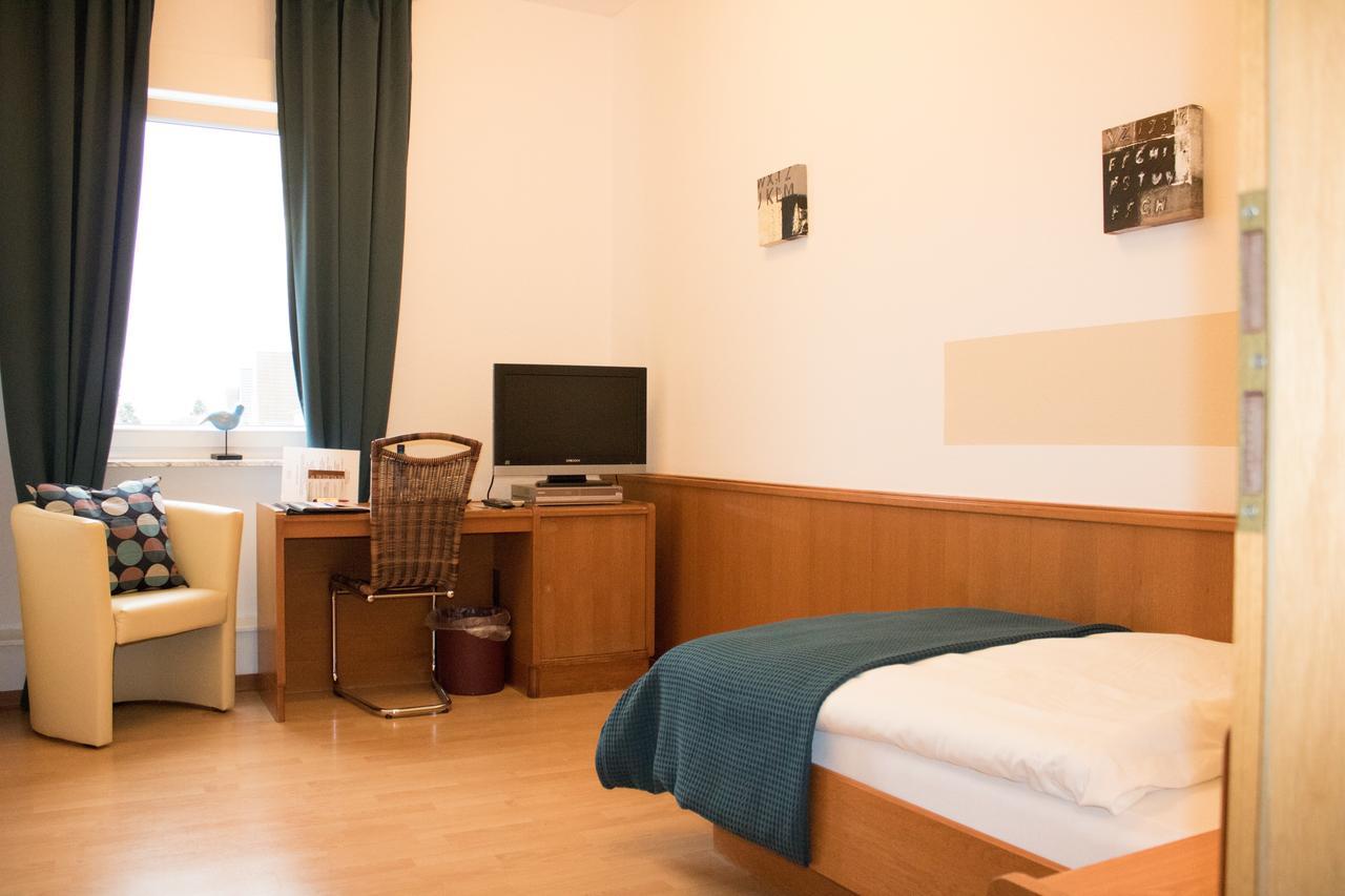 Stadthotel Russelsheim Екстер'єр фото