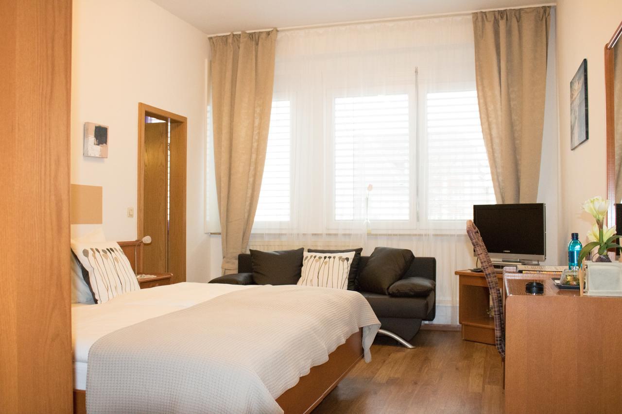 Stadthotel Russelsheim Екстер'єр фото