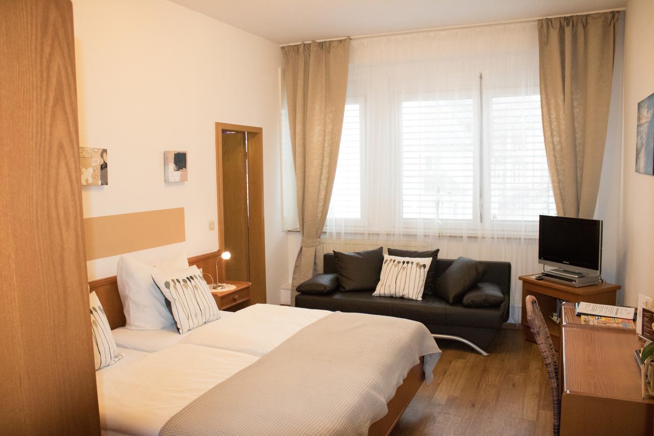 Stadthotel Russelsheim Екстер'єр фото